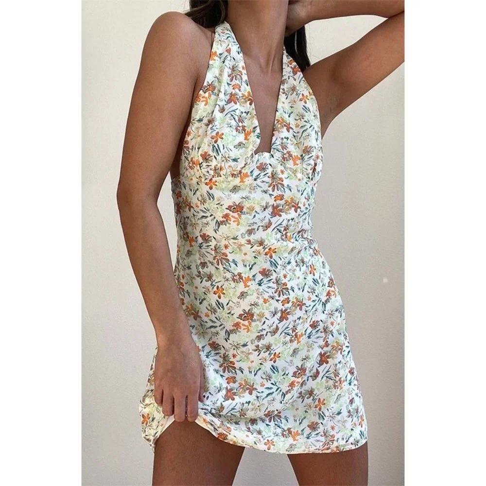 ❌SOLD OUT❌ HINT OF LIME FLORAL HALTER DRESS - Picture 2 of 3